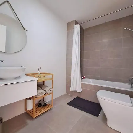 Charming Flat Close To The