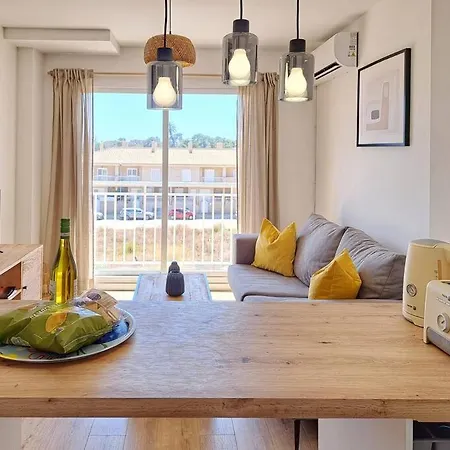 Charming Flat Close To The *