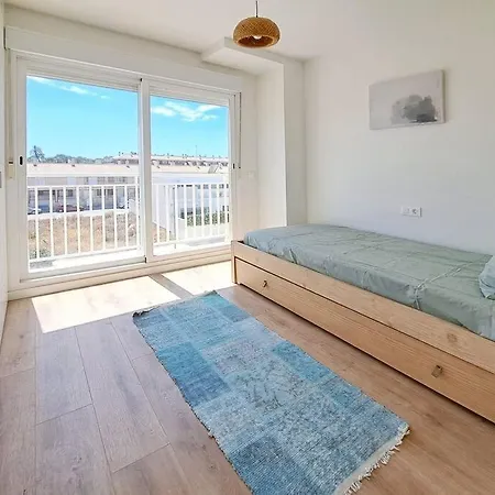 Apartment Charming Flat Close To The