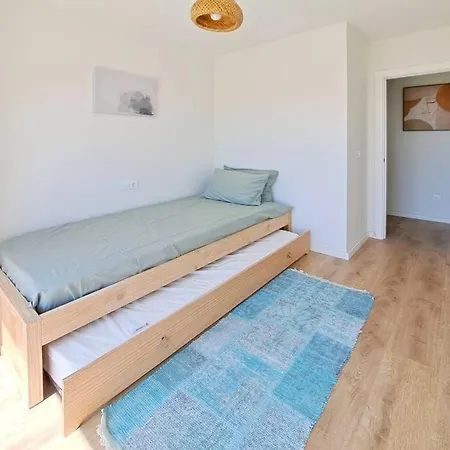 Apartment Charming Flat Close To The